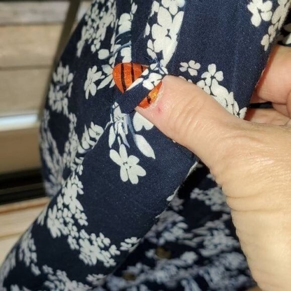 Calvin Klein Floral 100% Rayon Capped Sleeve Full Button Belt Loops Sz. 4 Dress - Picture 5 of 12